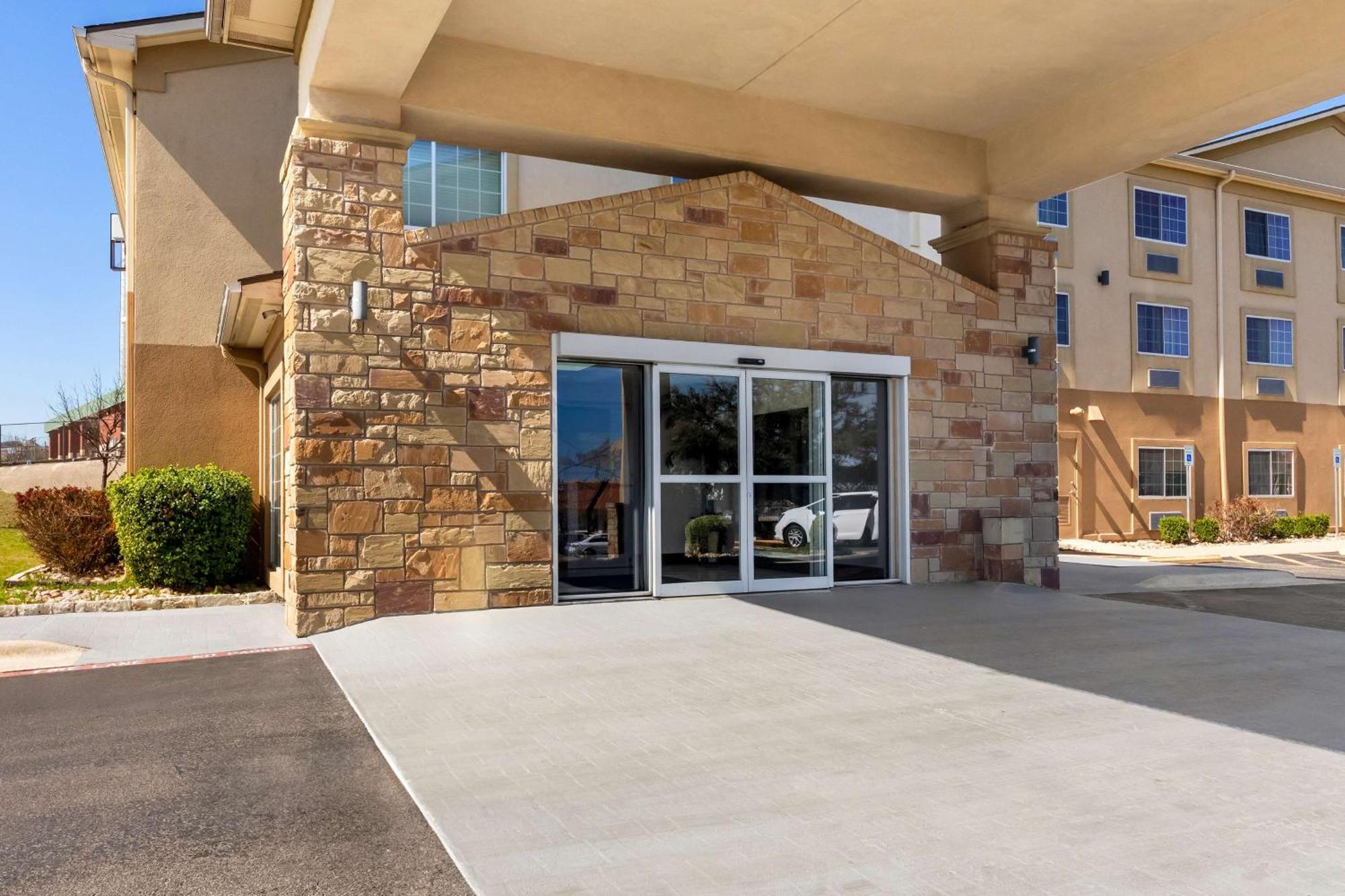 Western Killeen 3*