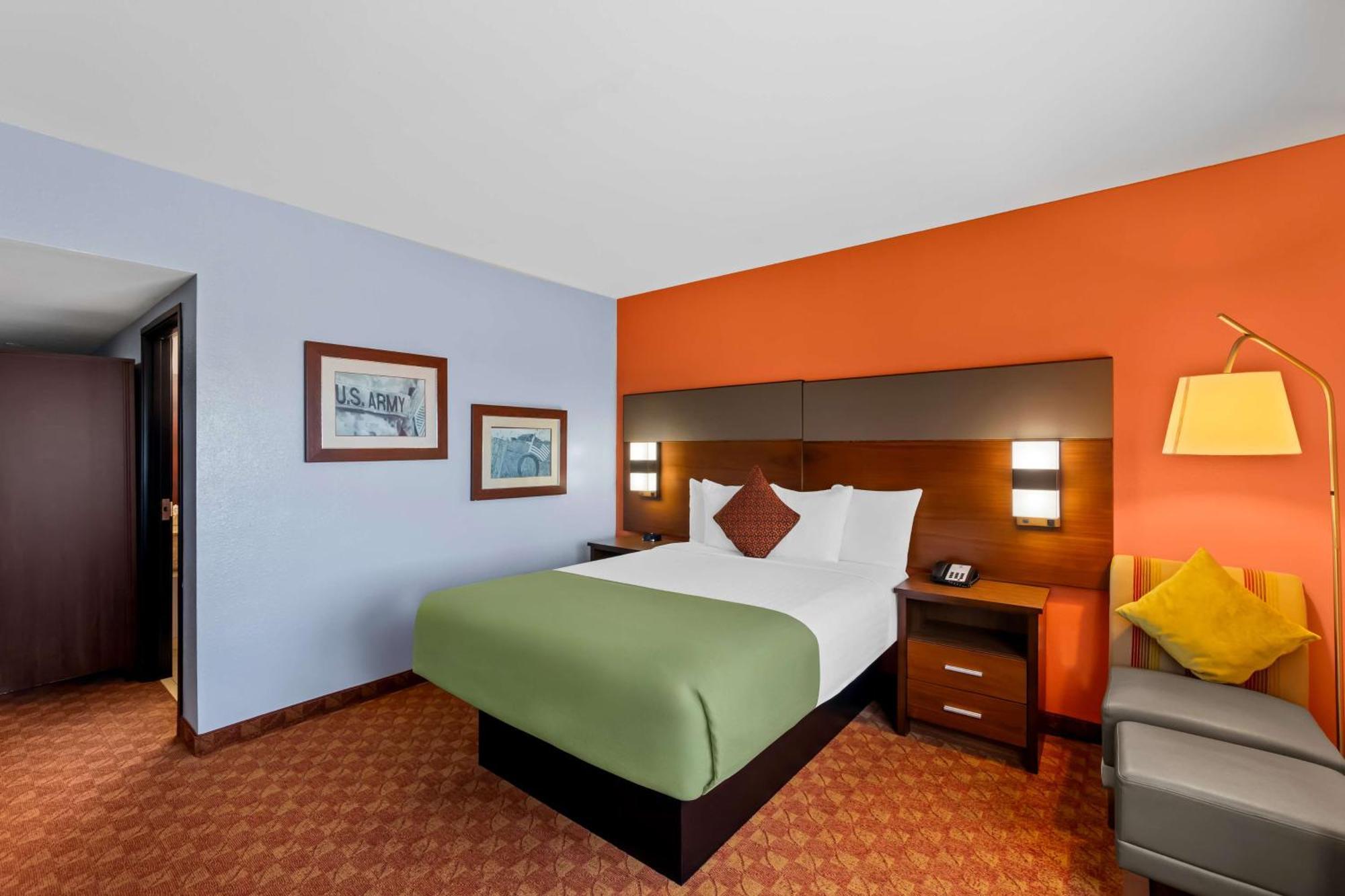 Western Killeen Hotel 3*