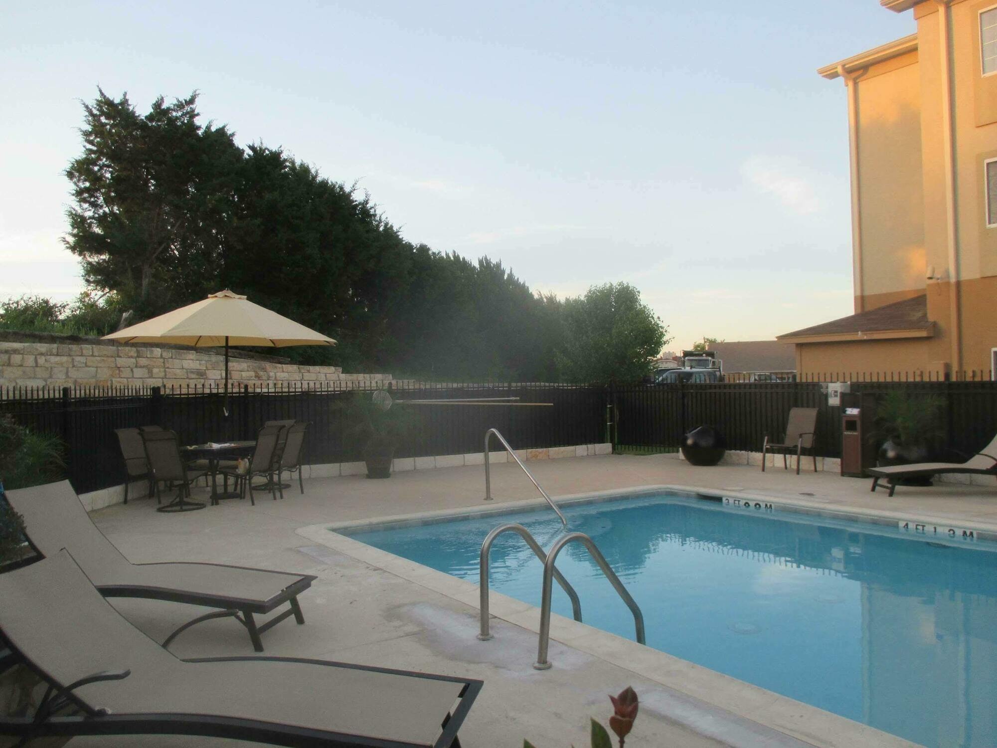 Western Killeen Hotel 3*